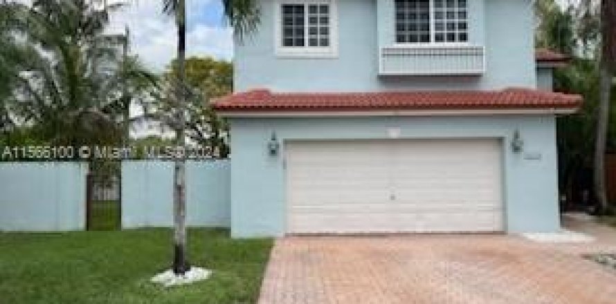 Villa ou maison à Pembroke Pines, Floride 3 chambres, 177.35 m2 № 1408896