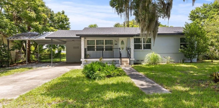 House in DeLand, Florida 4 bedrooms, 131.18 sq.m. № 1295635