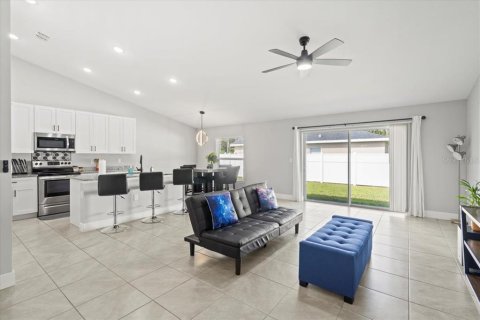 Casa en venta en Kissimmee, Florida, 5 dormitorios, 195.09 m2 № 1295636 - foto 5