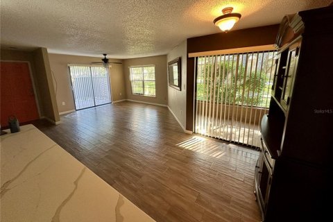 Copropriété à louer à Palm Harbor, Floride: 1 chambre, 82.96 m2 № 1352550 - photo 3