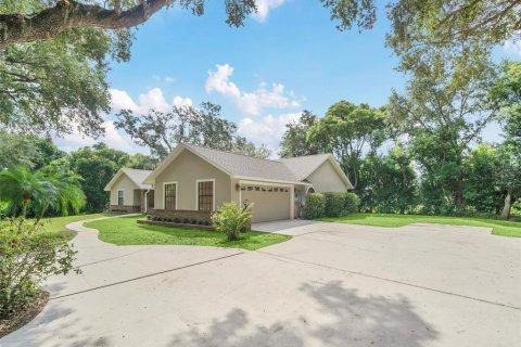 Villa ou maison à vendre à Kissimmee, Floride: 4 chambres, 219.9 m2 № 1352517 - photo 3