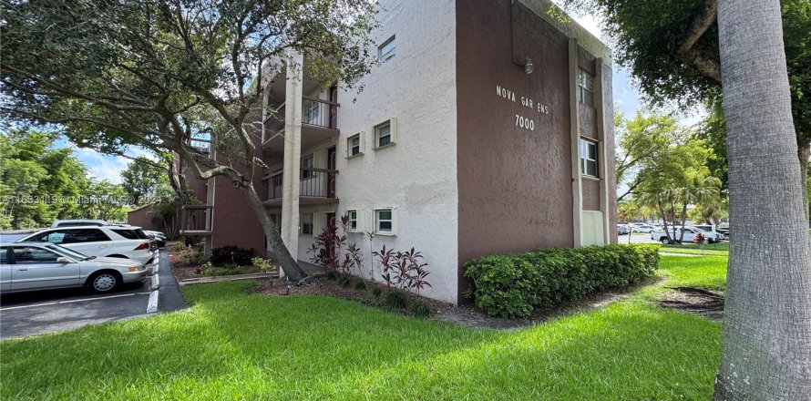 Condo à Davie, Floride, 2 chambres  № 1294512