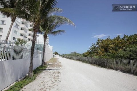 Studio in the Condo in Miami Beach, Florida  № 735788 - photo 18