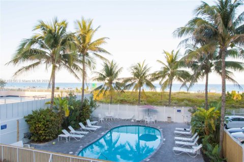 Studio in the Condo in Miami Beach, Florida  № 735788 - photo 10