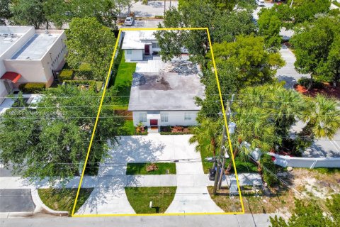 Commercial property in North Miami Beach, Florida 153.29 sq.m. № 1289264 - photo 4