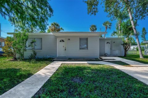 Villa ou maison à vendre à North Port, Floride: 3 chambres, 88.26 m2 № 1376446 - photo 1