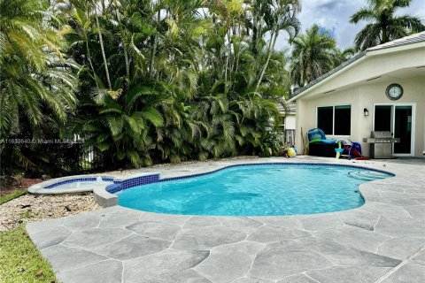 House in Weston, Florida 5 bedrooms, 350.61 sq.m. № 1294277 - photo 29