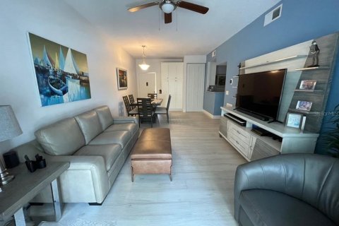 Condo in Orlando, Florida, 1 bedroom  № 1354759 - photo 3