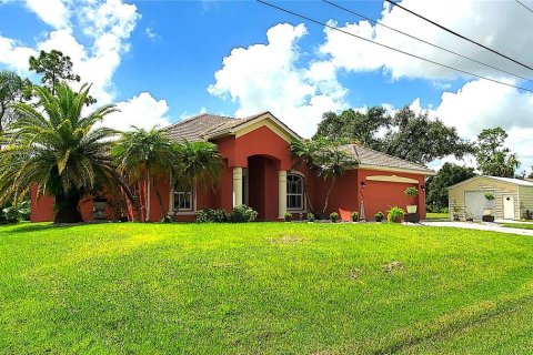 House in North Port, Florida 3 bedrooms, 174.84 sq.m. № 1354760 - photo 1