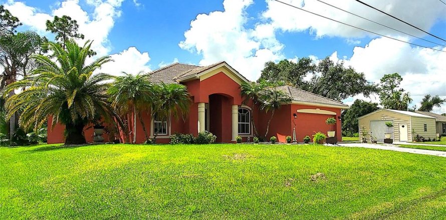 Villa ou maison à North Port, Floride 3 chambres, 174.84 m2 № 1354760