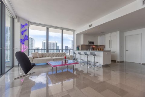 Condo in Miami, Florida, 3 bedrooms  № 1289199 - photo 9