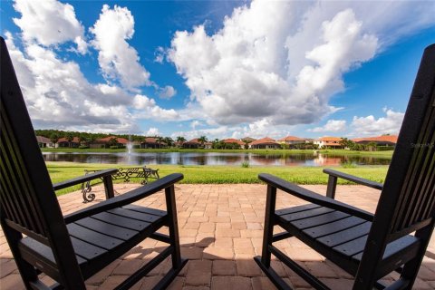 Villa ou maison à vendre à Kissimmee, Floride: 4 chambres, 259.1 m2 № 1344153 - photo 28