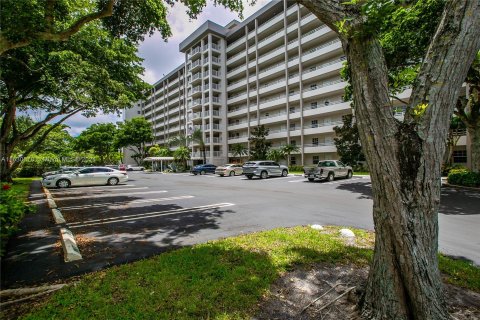 Copropriété à vendre à Pompano Beach, Floride: 2 chambres, 98.85 m2 № 1291258 - photo 1