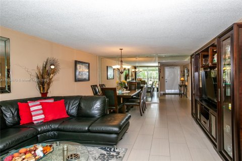 Condominio en venta en Pompano Beach, Florida, 2 dormitorios, 98.85 m2 № 1291258 - foto 9