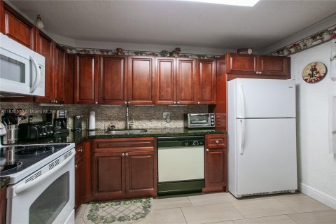 Copropriété à vendre à Pompano Beach, Floride: 2 chambres, 98.85 m2 № 1291258 - photo 6