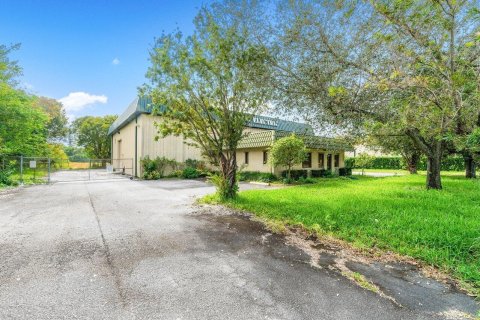 Commercial property in Coconut Creek, Florida № 956899 - photo 22