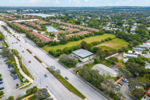 Commercial property in Coconut Creek, Florida № 956899 - photo 13