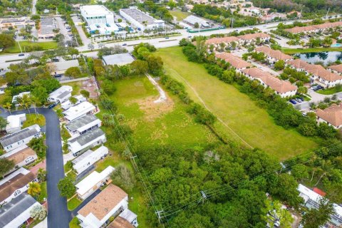 Commercial property in Coconut Creek, Florida № 956899 - photo 4