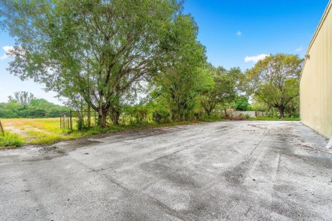 Commercial property in Coconut Creek, Florida № 956899 - photo 21