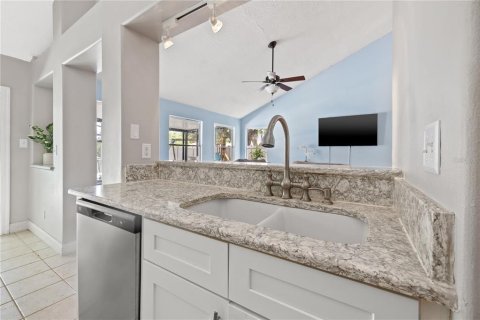 Casa en venta en Tampa, Florida, 3 dormitorios, 155.89 m2 № 1335717 - foto 18