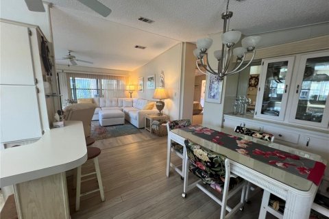 Apartamento en alquiler en North Port, Florida, 2 dormitorios, 95.13 m2 № 1006112 - foto 3