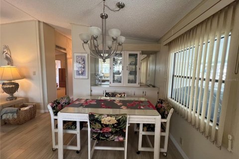 Appartement à louer à North Port, Floride: 2 chambres, 95.13 m2 № 1006112 - photo 9