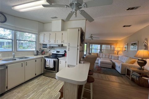 Apartment in North Port, Florida 2 bedrooms, 95.13 sq.m. № 1006112 - photo 5