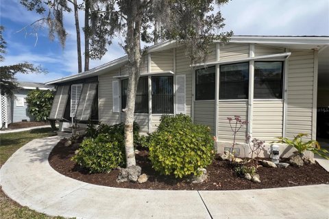 Appartement à louer à North Port, Floride: 2 chambres, 95.13 m2 № 1006112 - photo 1