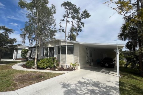 Appartement à louer à North Port, Floride: 2 chambres, 95.13 m2 № 1006112 - photo 2