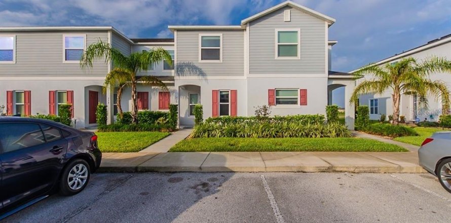 Townhouse in Davenport, Florida 3 bedrooms, 170.38 sq.m. № 1349164