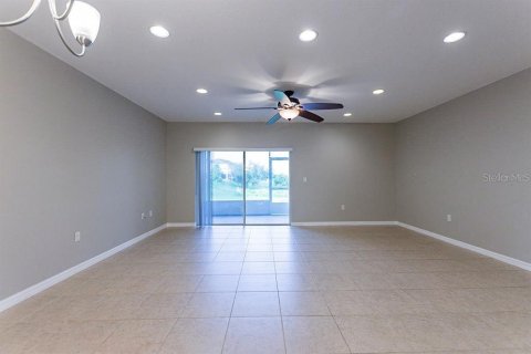 Townhouse in Davenport, Florida 3 bedrooms, 170.38 sq.m. № 1349164 - photo 4