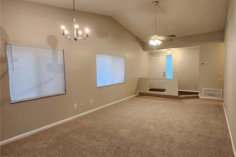 Appartement à louer à Winter Springs, Floride: 3 chambres, 111.48 m2 № 1349163 - photo 2