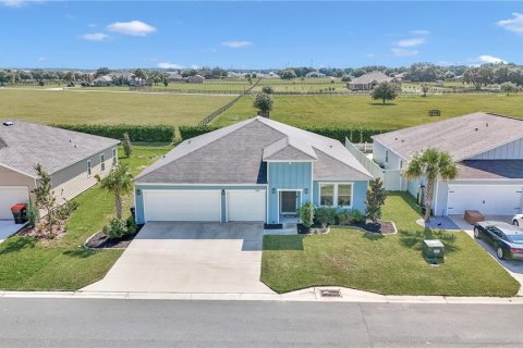 House in FREEDOM CROSSINGS PRESERVE

 in Ocala, Florida 4 bedrooms, 211.72 sq.m. № 1335008 - photo 4