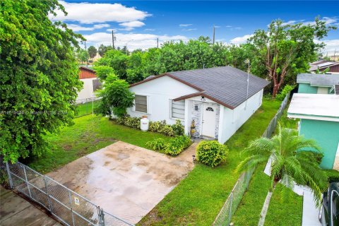 Villa ou maison à vendre à Florida City, Floride: 3 chambres, 112.04 m2 № 1269665 - photo 4