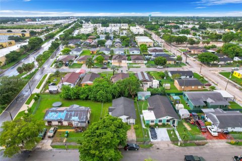 Villa ou maison à vendre à Florida City, Floride: 3 chambres, 112.04 m2 № 1269665 - photo 2