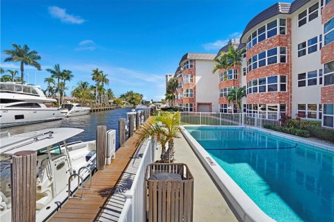 Condominio en venta en Fort Lauderdale, Florida, 2 dormitorios, 120.77 m2 № 171306 - foto 13