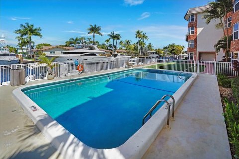 Condominio en venta en Fort Lauderdale, Florida, 2 dormitorios, 120.77 m2 № 171306 - foto 15