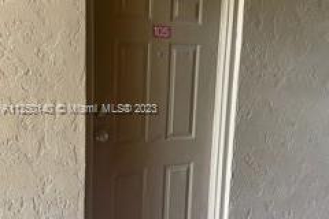 Condominio en venta en West Palm Beach, Florida, 2 dormitorios № 36858 - foto 12