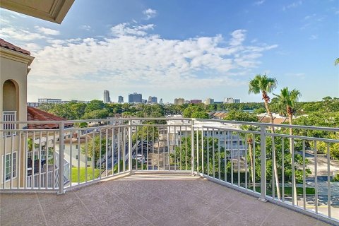 Condominio en venta en Orlando, Florida, 3 dormitorios, 473.8 m2 № 659542 - foto 22