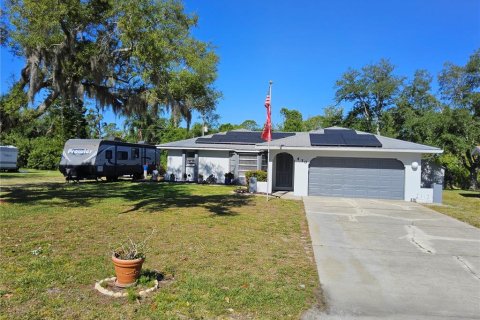 Villa ou maison à vendre à Punta Gorda, Floride: 2 chambres, 128.76 m2 № 1123385 - photo 1