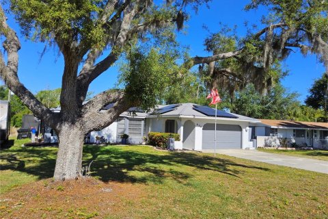 House in Punta Gorda, Florida 2 bedrooms, 128.76 sq.m. № 1123385 - photo 3