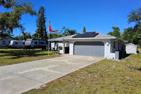 Villa ou maison à vendre à Punta Gorda, Floride: 2 chambres, 128.76 m2 № 1123385 - photo 2