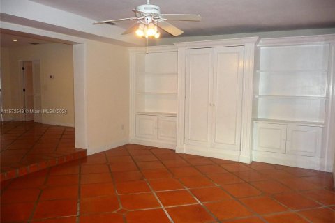 House in Key Biscayne, Florida 4 bedrooms, 221.85 sq.m. № 1135266 - photo 8