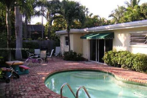 House in Key Biscayne, Florida 4 bedrooms, 221.85 sq.m. № 1135266 - photo 13