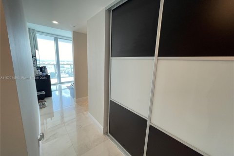 Condo in Sunny Isles Beach, Florida, 4 bedrooms  № 1333508 - photo 25