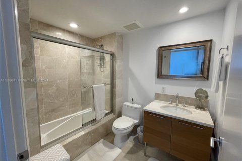 Condo in Sunny Isles Beach, Florida, 4 bedrooms  № 1333508 - photo 29