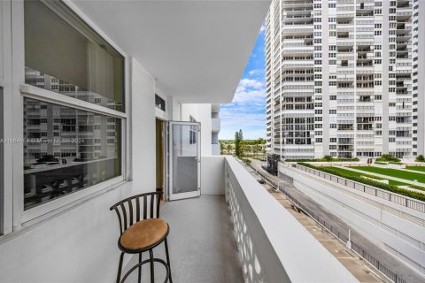 Condominio en alquiler en Fort Lauderdale, Florida, 1 dormitorio, 88.26 m2 № 1375774 - foto 10