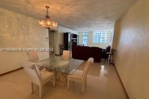 Condominio en alquiler en Fort Lauderdale, Florida, 1 dormitorio, 88.26 m2 № 1375774 - foto 4