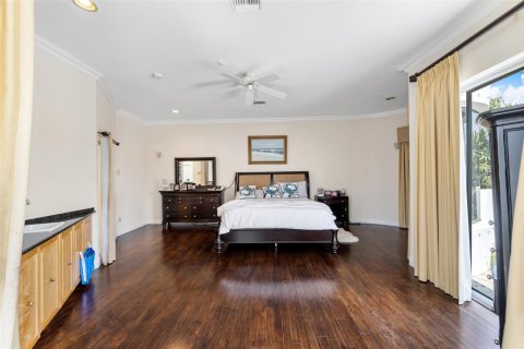 Villa ou maison à vendre à Pompano Beach, Floride: 4 chambres, 353.68 m2 № 1180589 - photo 13