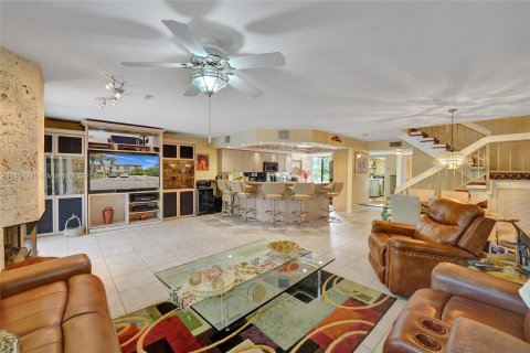 Adosado en venta en Plantation, Florida, 3 dormitorios, 201.6 m2 № 1360636 - foto 5